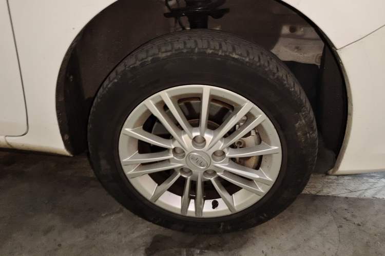 Used BYD e5 2018 450 Smart Connect Enjoyment Version Right Front Wheel Hub