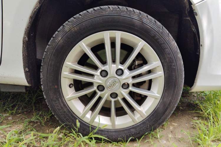 Used BYD e5 2018 450 Smart Connect Enjoyment Version Right Front Wheel Hub