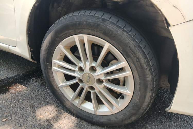 Used BYD e5 2018 Travel Edition Right Front Wheel Hub