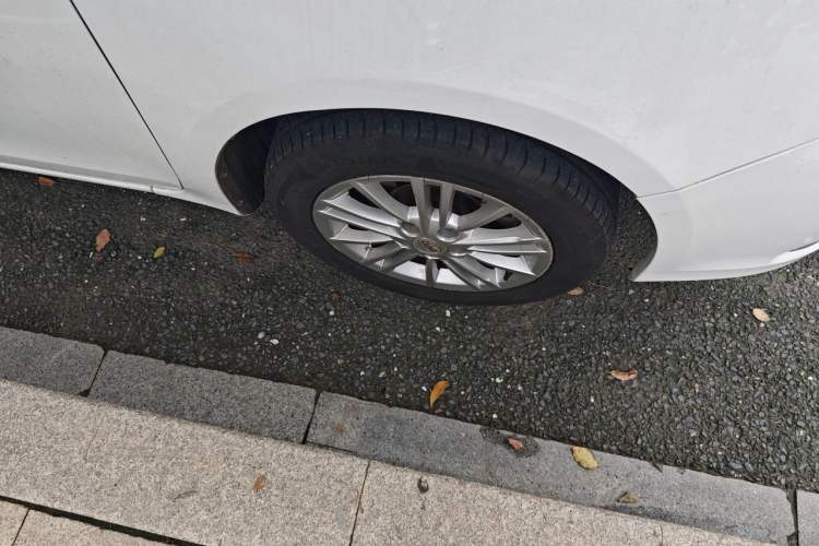 Used BYD e5 2018 Travel Edition Right Front Wheel Hub
