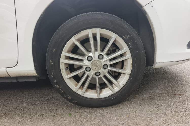 Used BYD e5 2018 450 Smart Connect Enjoyment Version Right Front Wheel Hub