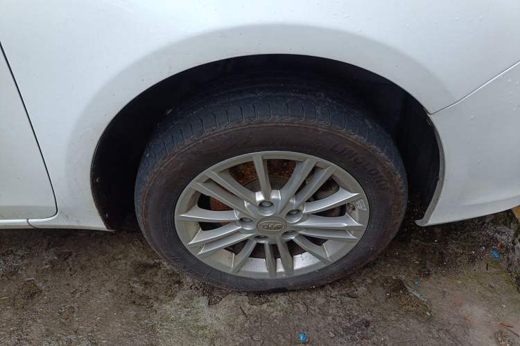 Used BYD e5 2018 Travel Edition Right Front Wheel Hub