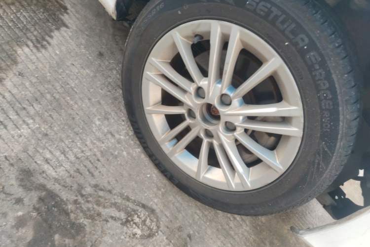Used BYD e5 2018 Travel Edition Right Front Wheel Hub