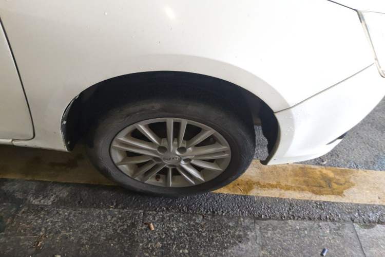 Used BYD e5 2018 450 Smart Connect Enjoyment Version Right Front Wheel Hub