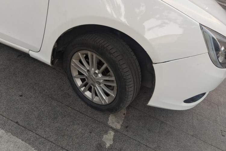 Used BYD e5 2018 450 Smart Connect Enjoyment Version Right Front Wheel Hub