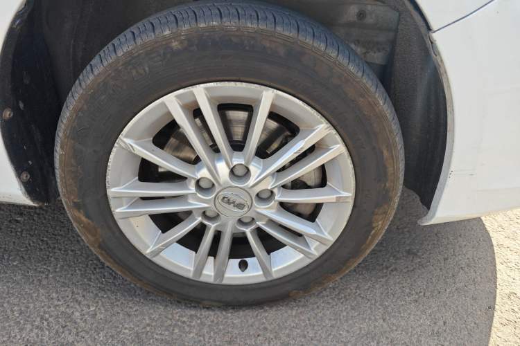 Used BYD e5 2018 450 Smart Connect Enjoyment Version Right Front Wheel Hub