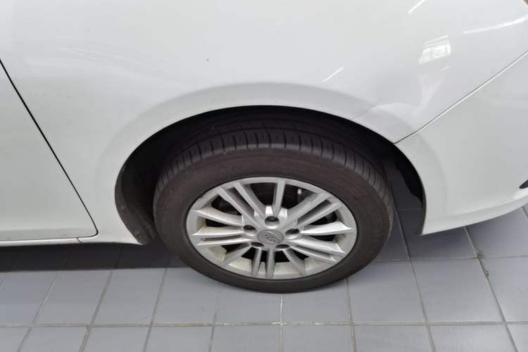 Used BYD e5 2018 Travel Edition Right Front Wheel Hub