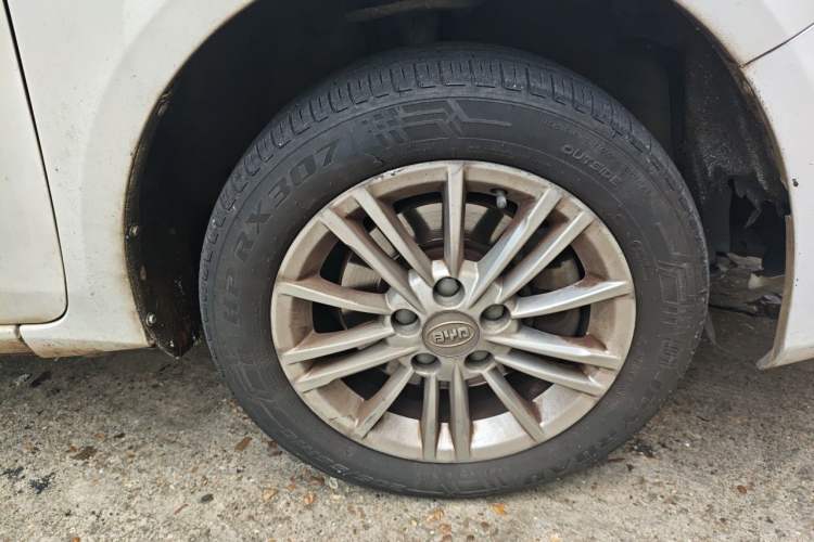 Used BYD e5 2018 Travel Edition Right Front Wheel Hub