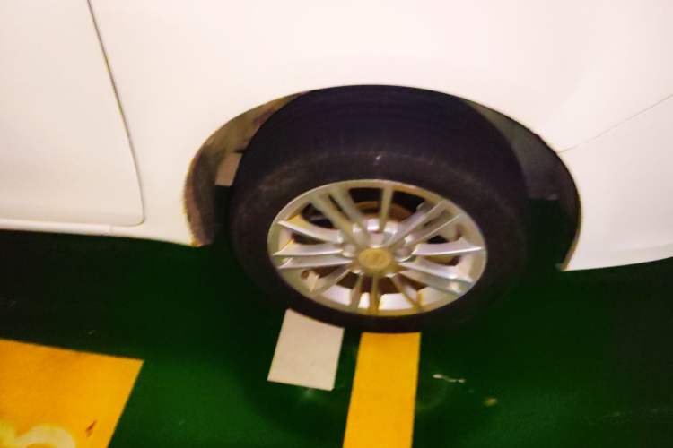 Used BYD e5 2018 Travel Edition Right Front Wheel Hub