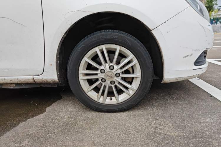Used BYD e5 2018 Travel Edition Right Front Wheel Hub