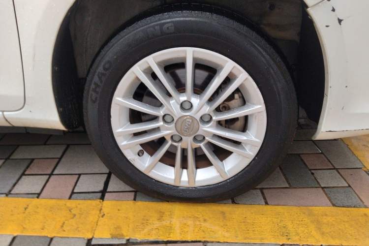 Used BYD e5 2018 450 Smart Connect Enjoyment Version Right Front Wheel Hub