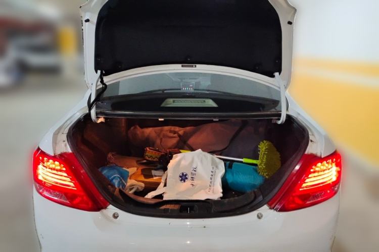 Used BYD e5 2018 450 Smart Connect Enjoyment Version Trunk