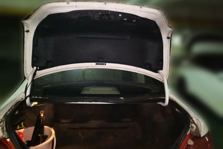 Used BYD e5 2018 450 Smart Connect Enjoyment Version Trunk