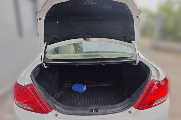 Used BYD e5 2018 450 Smart Connect Deluxe Edition Trunk