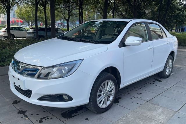 BYD e5 2018 450 Smart Connect Deluxe Edition مستعملة