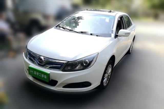 BYD e5 2018 450 Smart Connect Deluxe Edition مستعملة