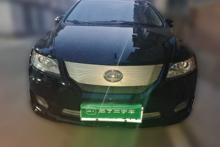 Used BYD e6 2014 Elite Edition Front