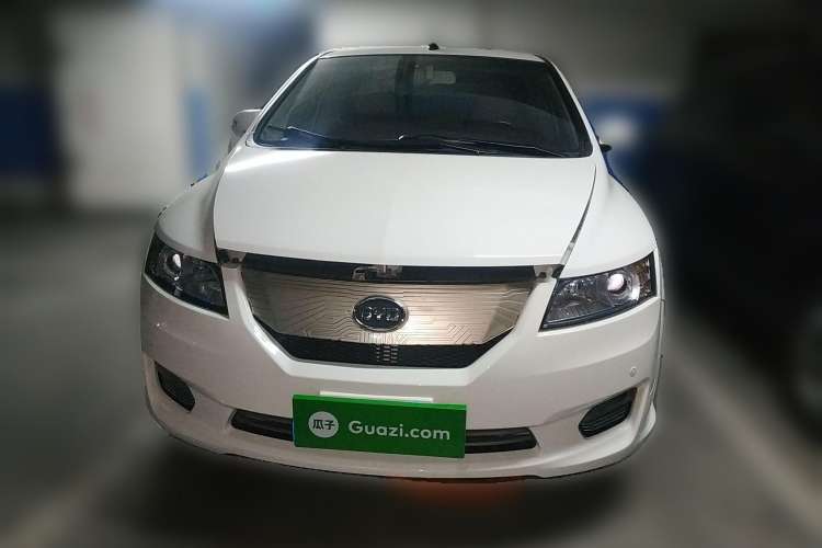 Used BYD e6 2014 Elite Edition Front