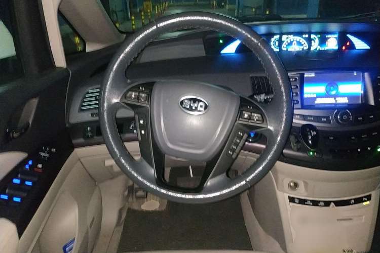 Used BYD e6 2014 Elite Edition Steering Wheel