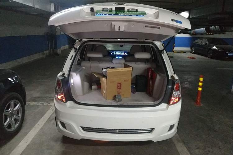 Used BYD e6 2014 Elite Edition Trunk
