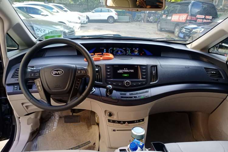 Used BYD e6 2016 400 Elite Edition Center Console