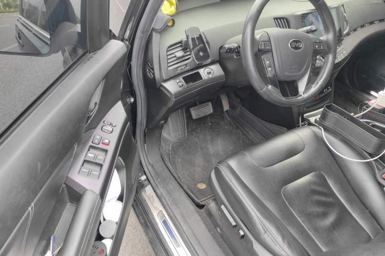 Used BYD e6 2016 400 Elite Edition Driver Seat