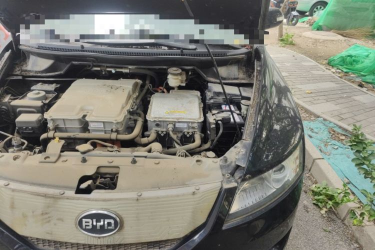 Used BYD e6 2016 400 Elite Edition Engine Bay Left