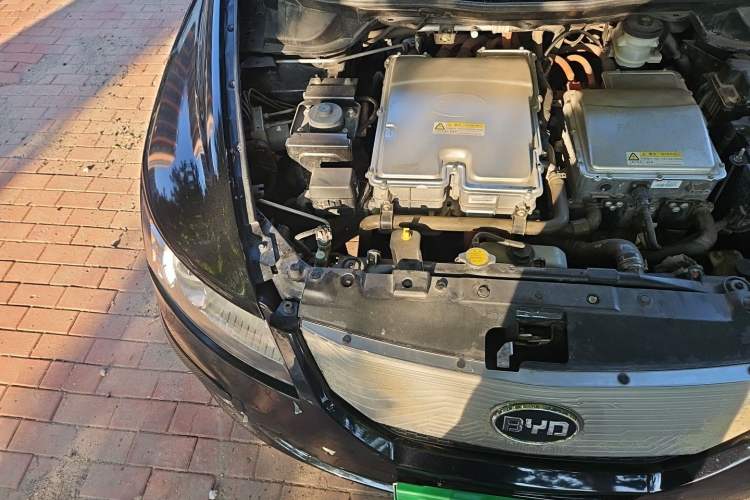 Used BYD e6 2016 400 Elite Edition Engine Bay Right