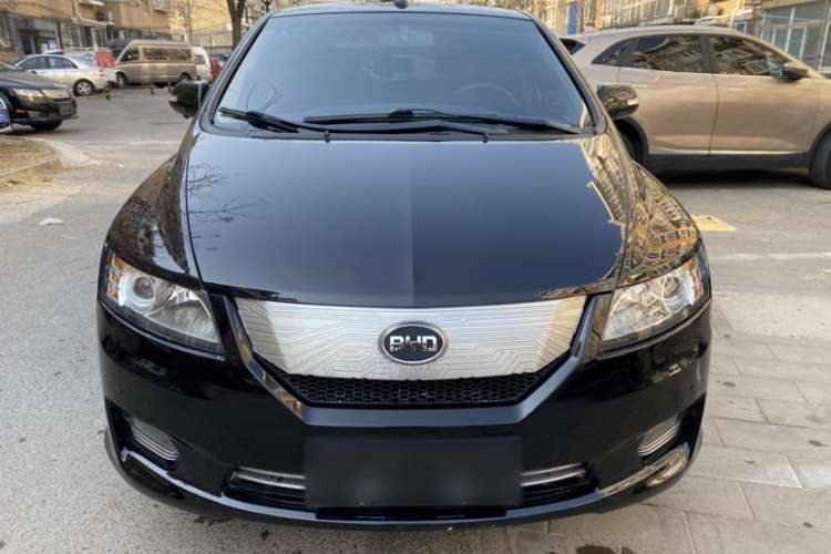 Used BYD e6 2016 400 Elite Edition Exterior 1