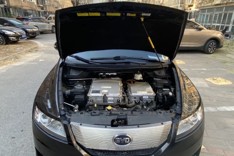 Used BYD e6 2016 400 Elite Edition Exterior 10