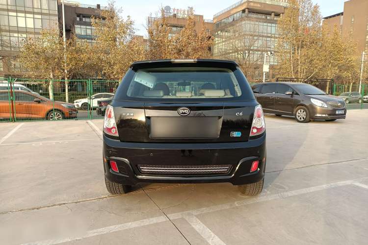 Used BYD e6 2016 400 Elite Edition Exterior 4