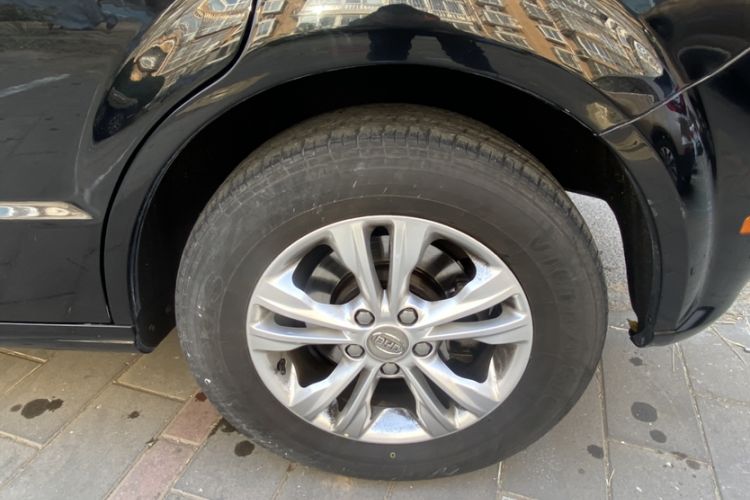 Used BYD e6 2016 400 Elite Edition Exterior 8
