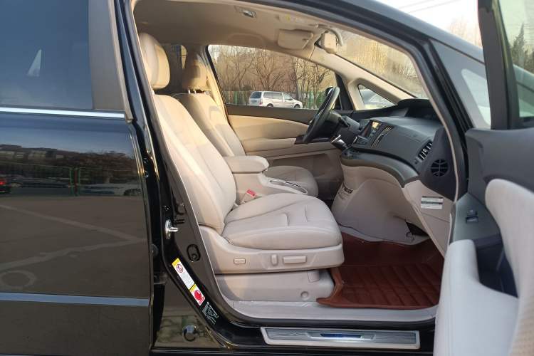 Used BYD e6 2016 400 Elite Edition Interior 10