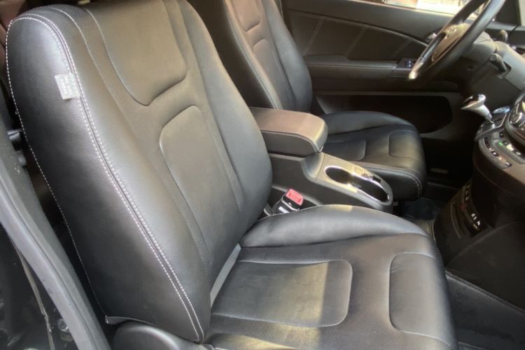 Used BYD e6 2016 400 Elite Edition Interior 11