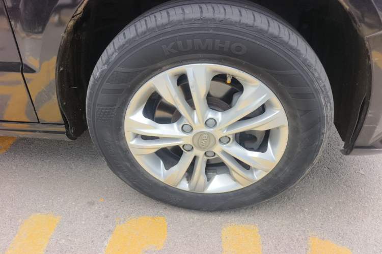 Used BYD e6 2016 400 Elite Edition Right Front Wheel Hub