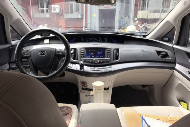 Used BYD e6 2016 400 Elite Edition Center Console