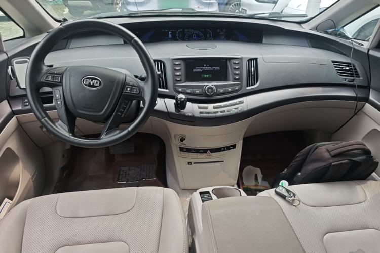 Used BYD e6 2016 400 Elite Edition Center Console