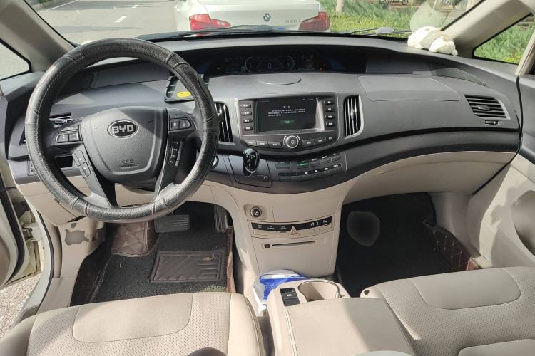 Used BYD e6 2016 400 Elite Edition Center Console