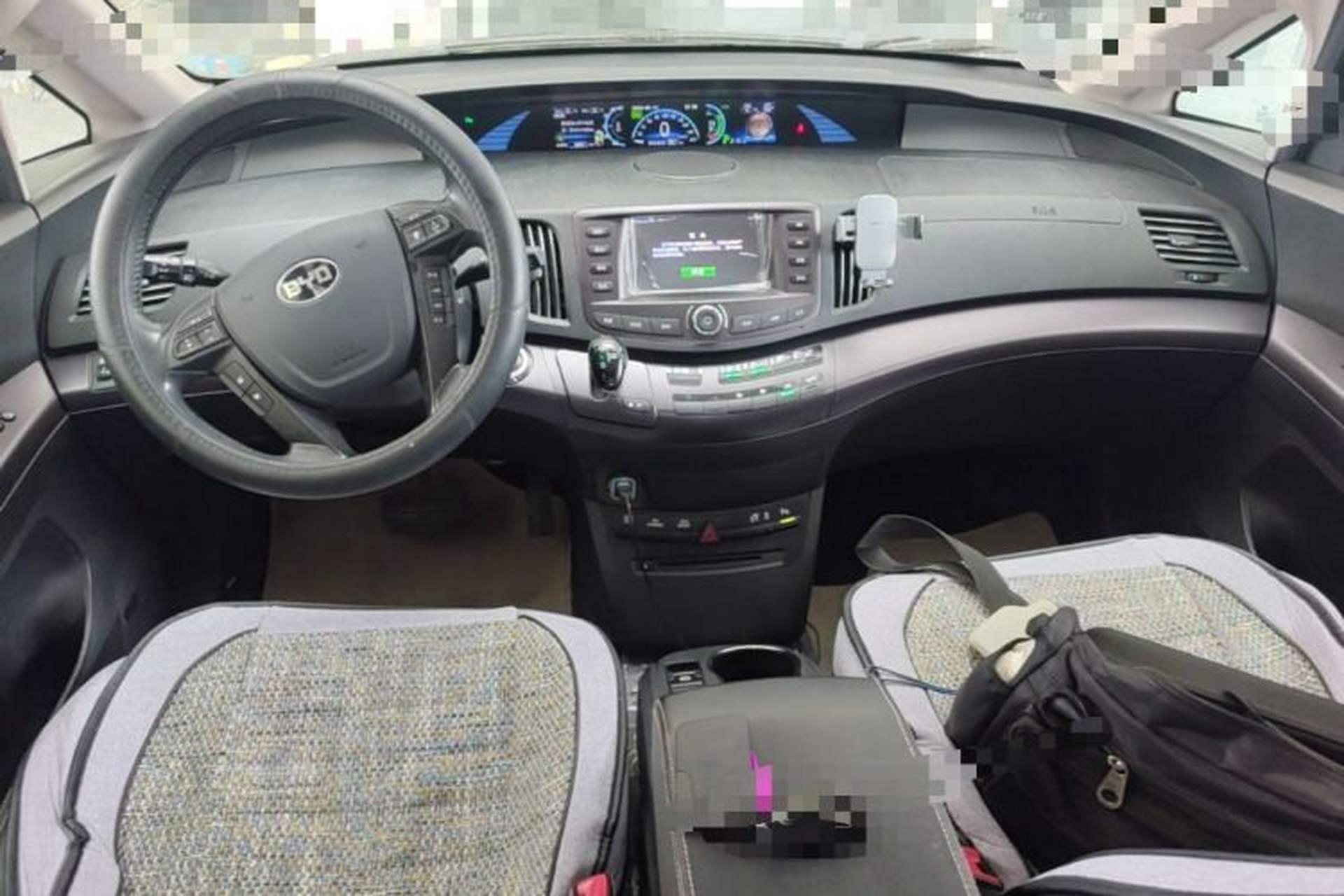 Used BYD e6 2016 400 Elite Edition Center Console