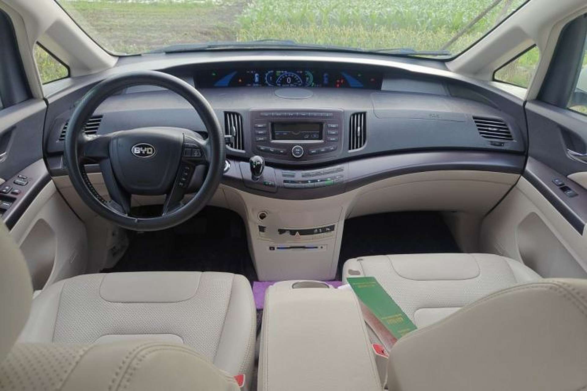 Used BYD e6 2016 400 Luxury Edition Center Console