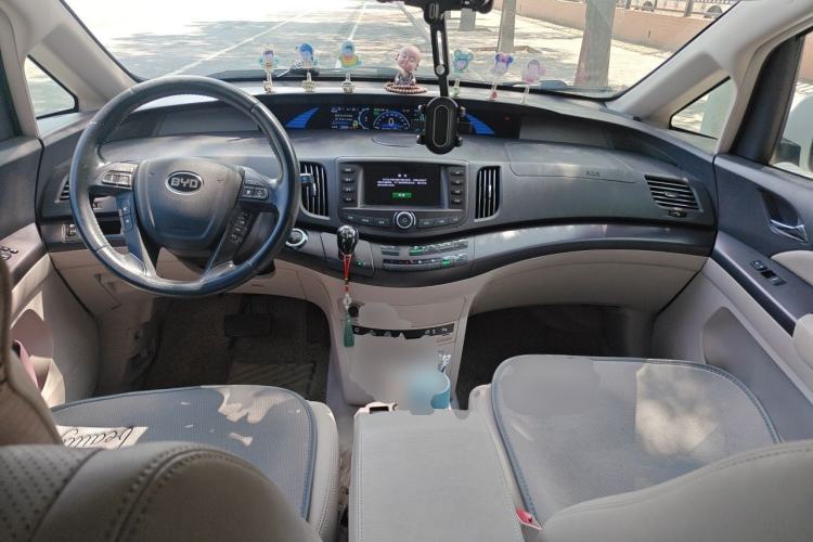 Used BYD e6 2016 400 Elite Edition Center Console