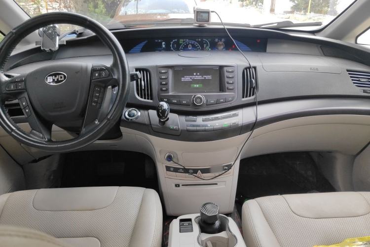 Used BYD e6 2016 400 Elite Edition Center Console