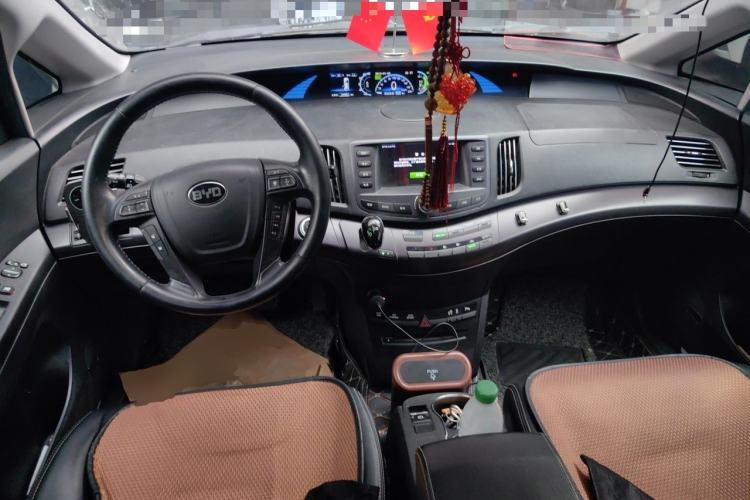 Used BYD e6 2016 400 Prestige Edition Center Console