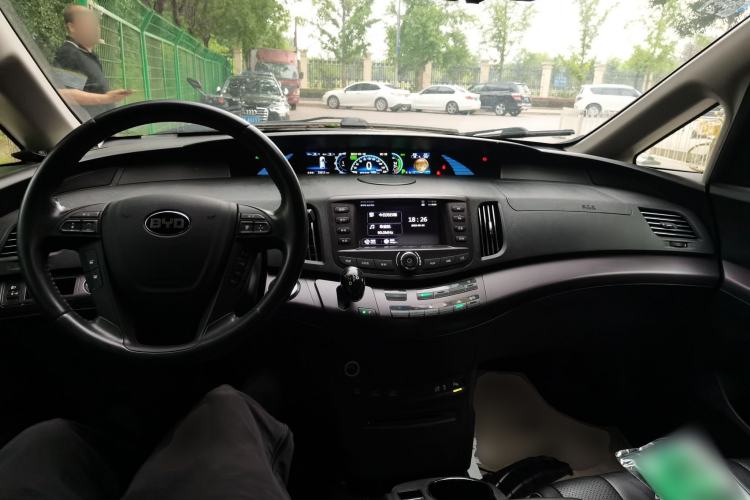 Used BYD e6 2016 400 Elite Edition Center Console