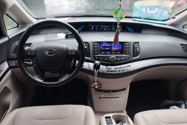 Used BYD e6 2016 400 Elite Edition Center Console