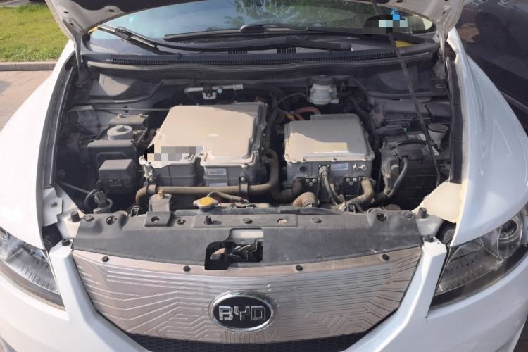 Used BYD e6 2016 400 Elite Edition Engine Bay