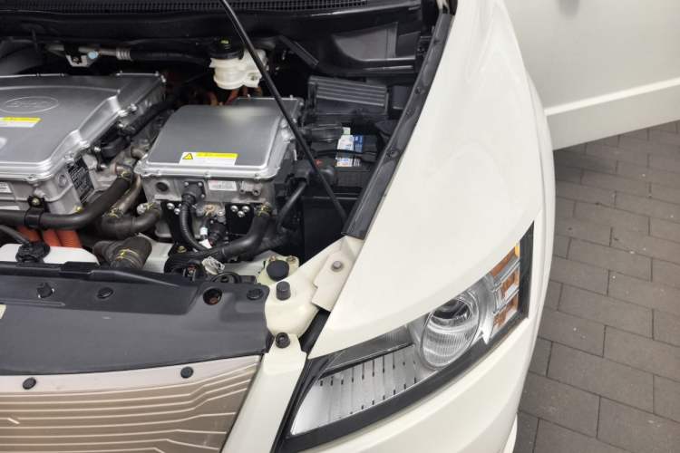 Used BYD e6 2016 400 Elite Edition Engine Bay Left