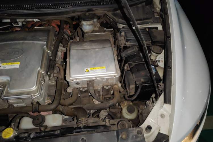 Used BYD e6 2016 400 Elite Edition Engine Bay Left