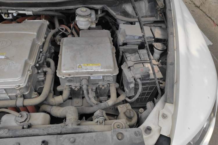 Used BYD e6 2016 400 Elite Edition Engine Bay Left