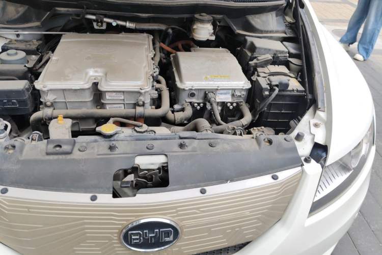 Used BYD e6 2016 400 Elite Edition Engine Bay Left